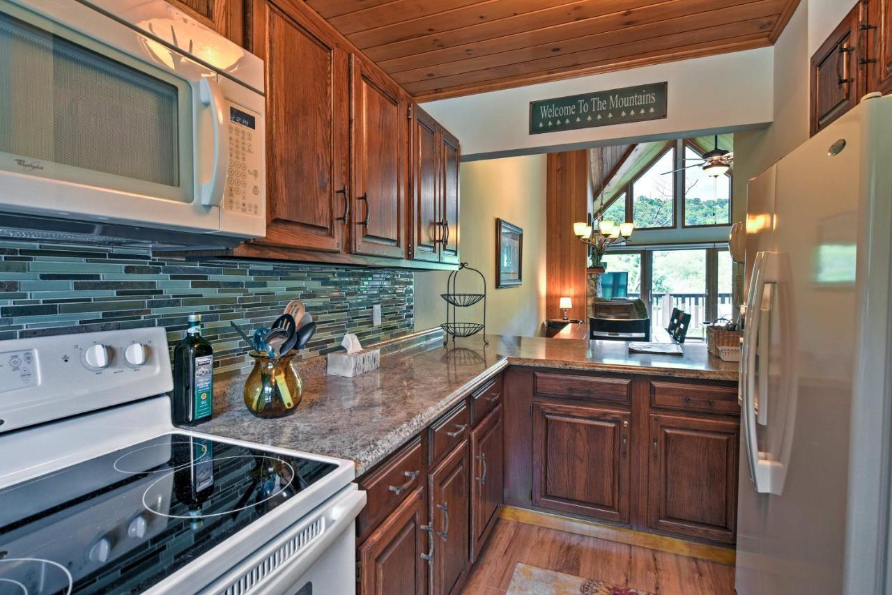 Beech Mountain Condo With Balcony, Walk To Resort! Bagian luar foto