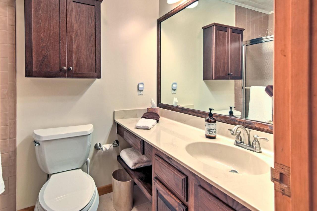Beech Mountain Condo With Balcony, Walk To Resort! Bagian luar foto